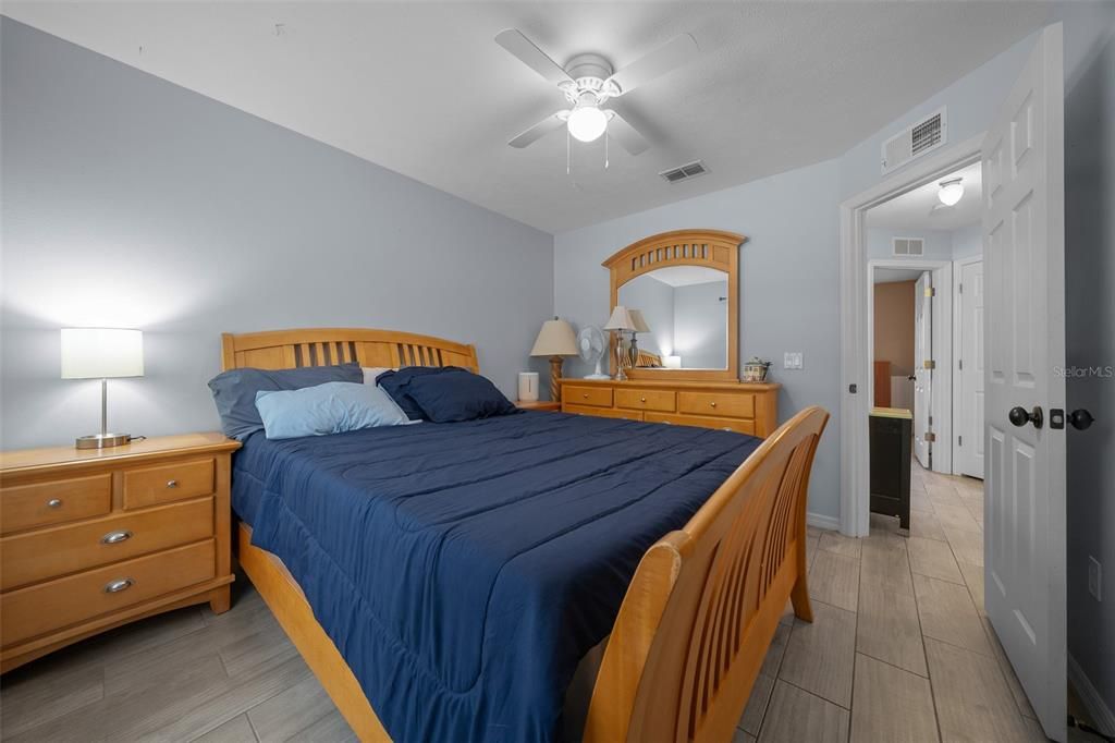 For Sale: $329,000 (3 beds, 2 baths, 1212 Square Feet)