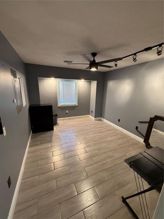 For Sale: $329,000 (3 beds, 2 baths, 1212 Square Feet)