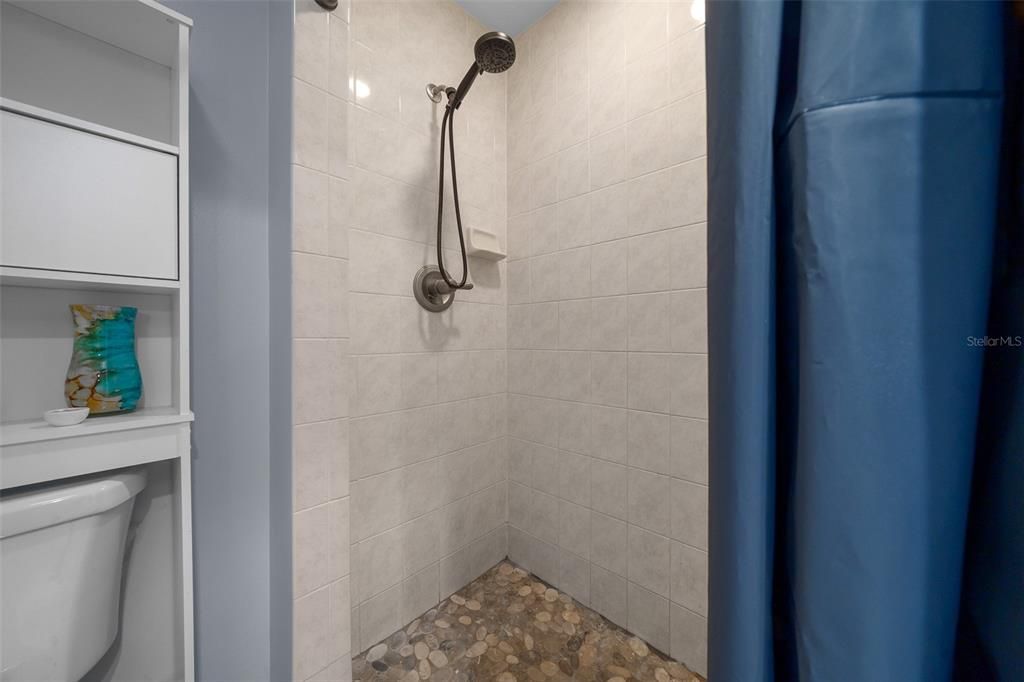 For Sale: $329,000 (3 beds, 2 baths, 1212 Square Feet)