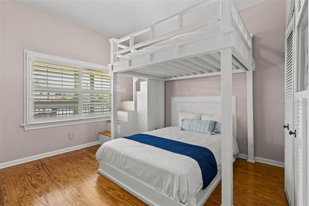 En Venta: $649,900 (2 camas, 2 baños, 1392 Pies cuadrados)