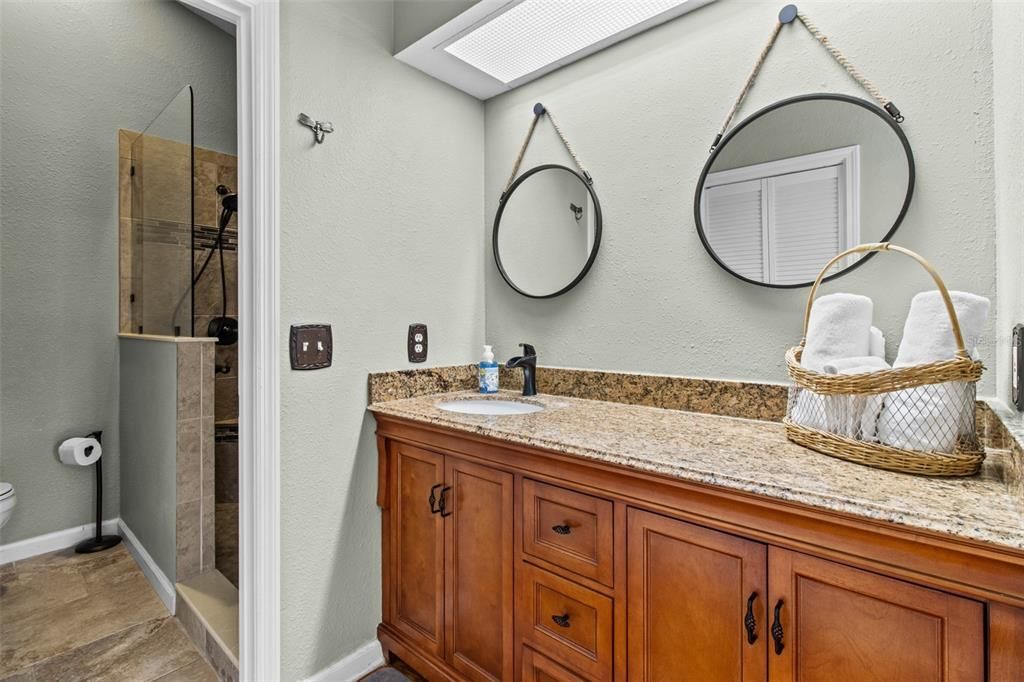 En Venta: $649,900 (2 camas, 2 baños, 1392 Pies cuadrados)