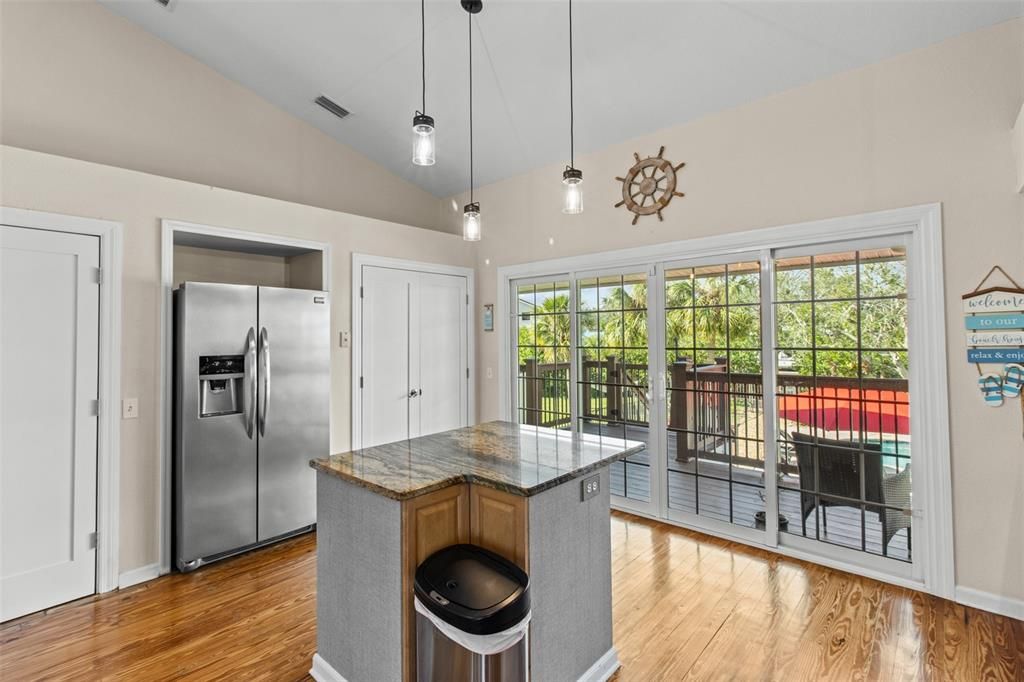 En Venta: $649,900 (2 camas, 2 baños, 1392 Pies cuadrados)