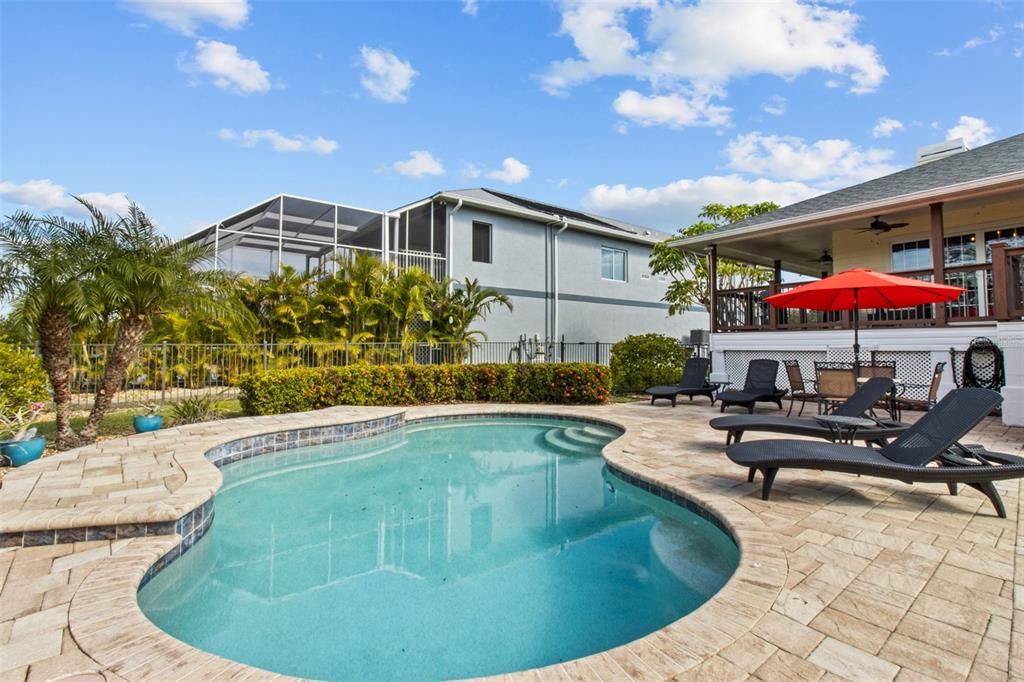 En Venta: $649,900 (2 camas, 2 baños, 1392 Pies cuadrados)