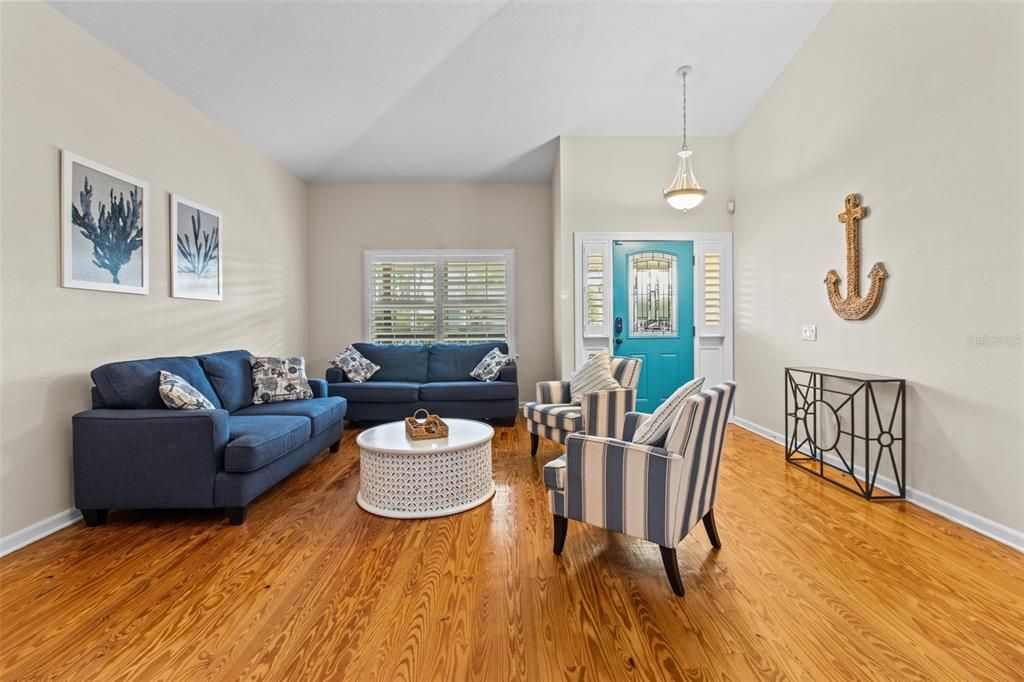 En Venta: $649,900 (2 camas, 2 baños, 1392 Pies cuadrados)