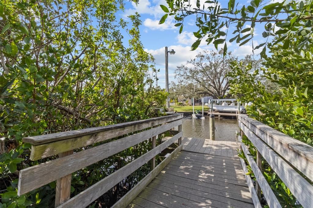 En Venta: $649,900 (2 camas, 2 baños, 1392 Pies cuadrados)