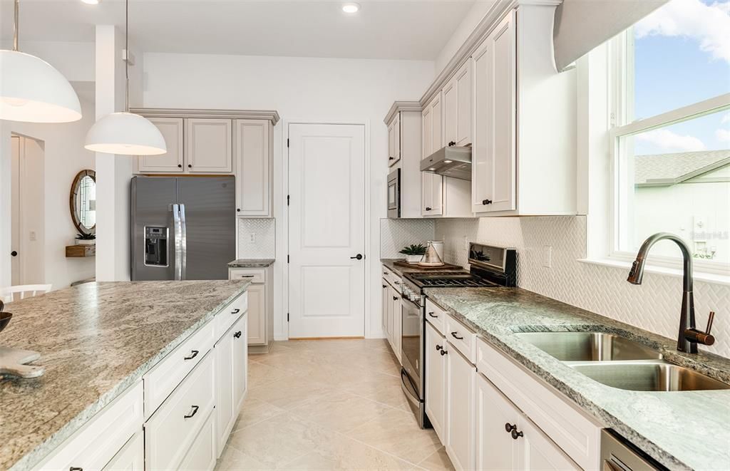 Active With Contract: $445,840 (2 beds, 2 baths, 1948 Square Feet)