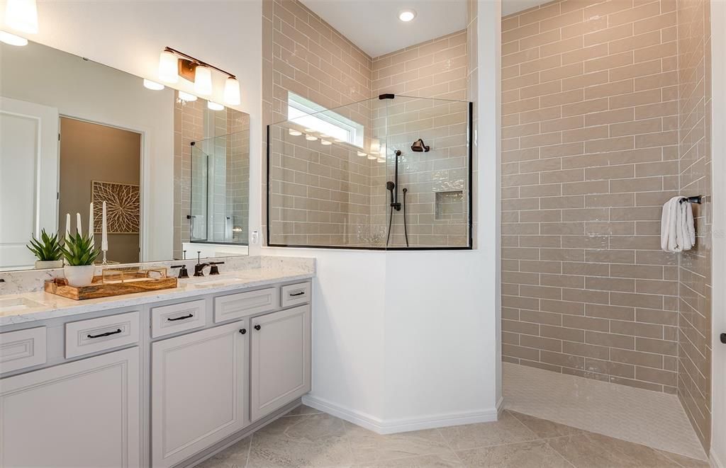 Active With Contract: $445,840 (2 beds, 2 baths, 1948 Square Feet)