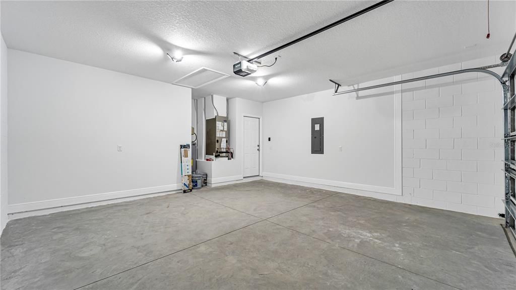 合同活跃: $365,000 (3 贝兹, 2 浴室, 1598 平方英尺)