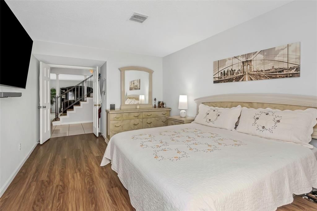 En Venta: $590,000 (4 camas, 2 baños, 2489 Pies cuadrados)