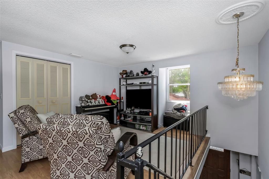 En Venta: $590,000 (4 camas, 2 baños, 2489 Pies cuadrados)