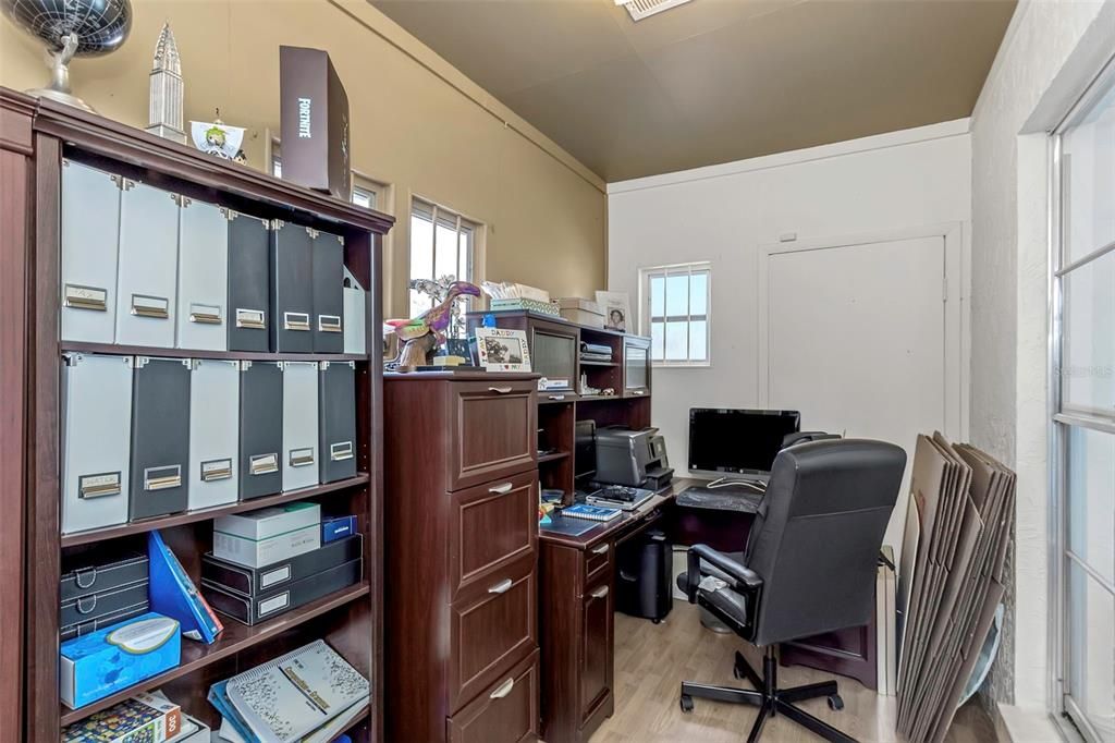 En Venta: $590,000 (4 camas, 2 baños, 2489 Pies cuadrados)