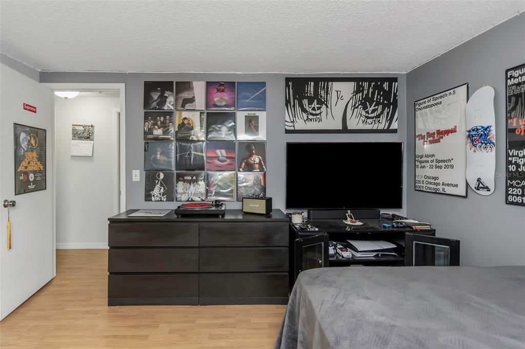 En Venta: $590,000 (4 camas, 2 baños, 2489 Pies cuadrados)