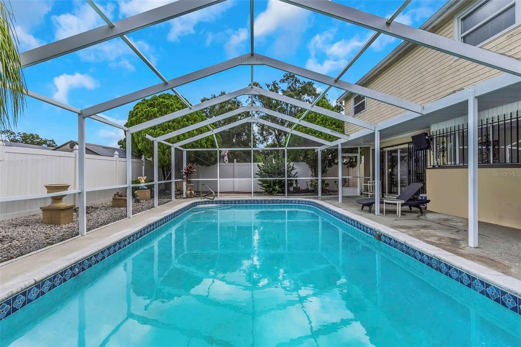 En Venta: $590,000 (4 camas, 2 baños, 2489 Pies cuadrados)