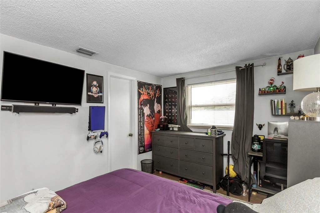 En Venta: $590,000 (4 camas, 2 baños, 2489 Pies cuadrados)