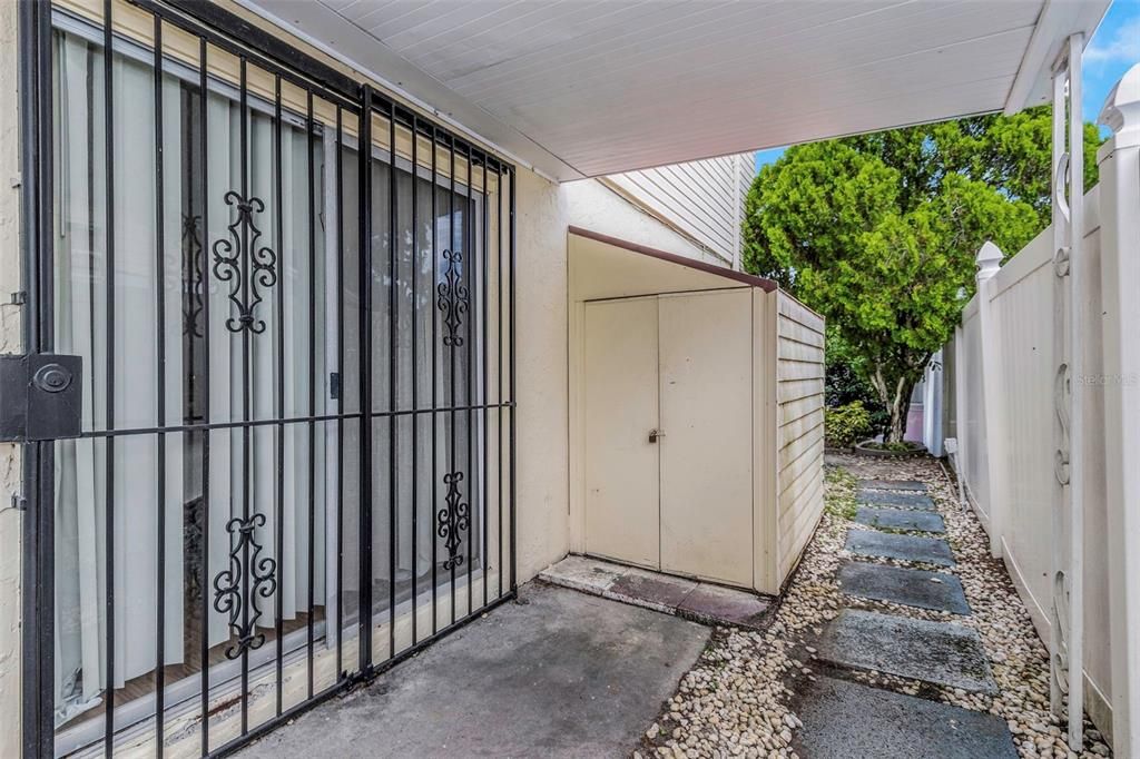 En Venta: $590,000 (4 camas, 2 baños, 2489 Pies cuadrados)