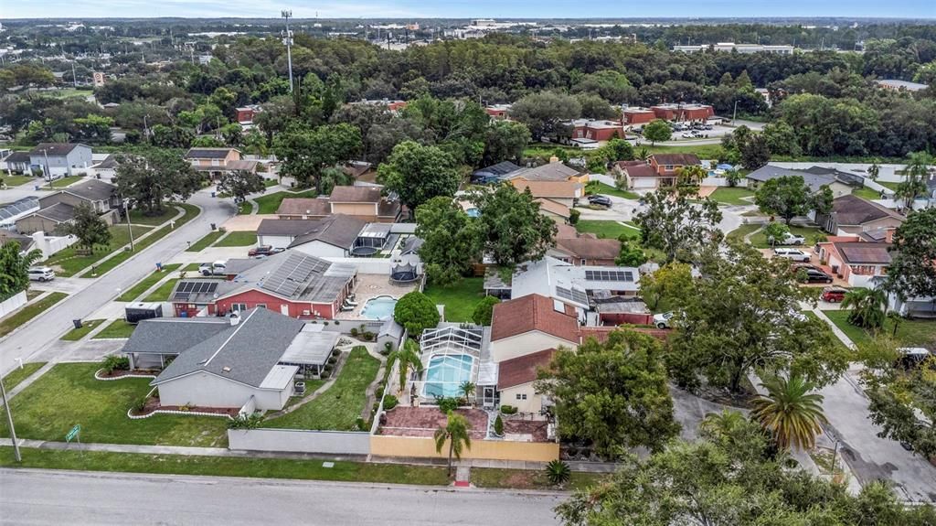 En Venta: $590,000 (4 camas, 2 baños, 2489 Pies cuadrados)