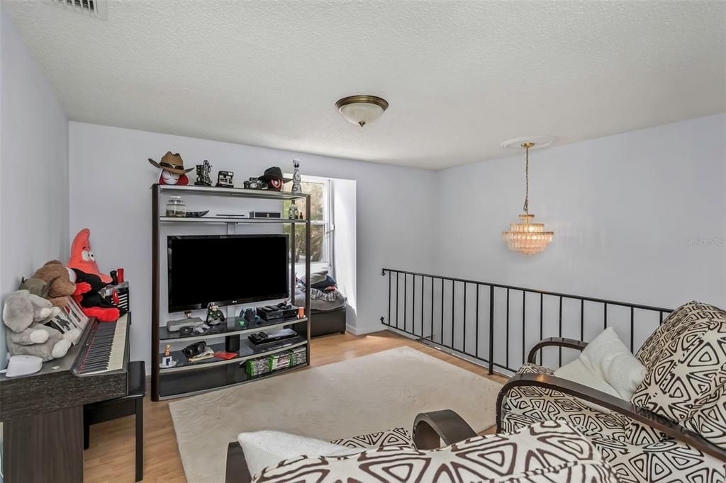 En Venta: $590,000 (4 camas, 2 baños, 2489 Pies cuadrados)