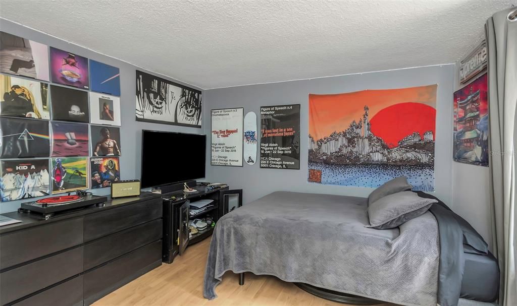 En Venta: $590,000 (4 camas, 2 baños, 2489 Pies cuadrados)