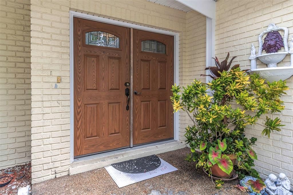 En Venta: $590,000 (4 camas, 2 baños, 2489 Pies cuadrados)