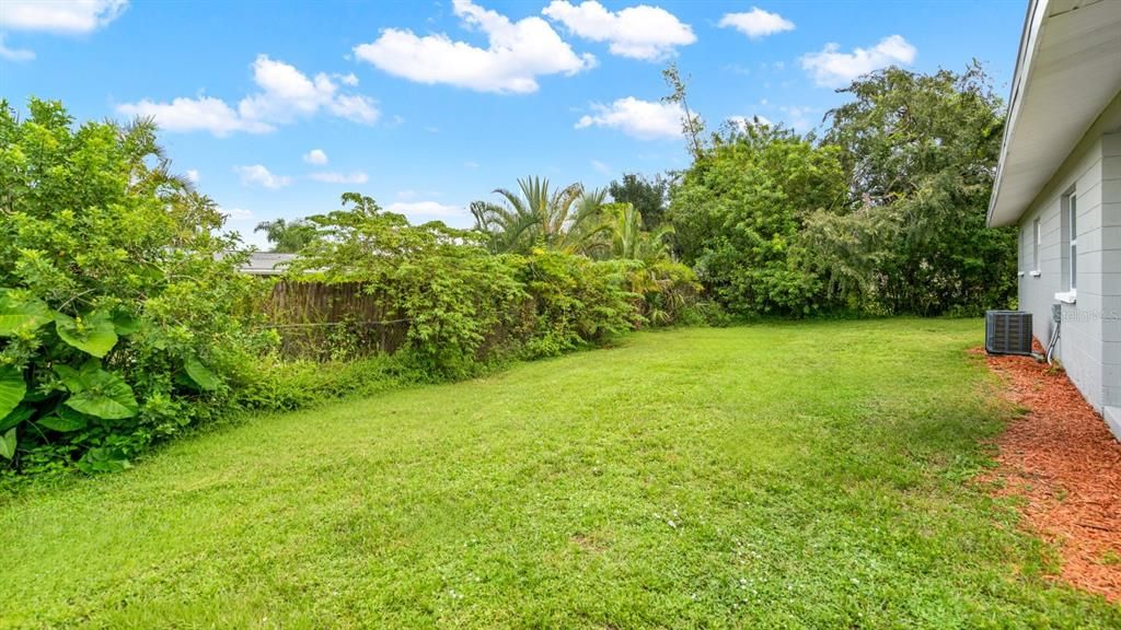 For Sale: $299,000 (3 beds, 2 baths, 1162 Square Feet)