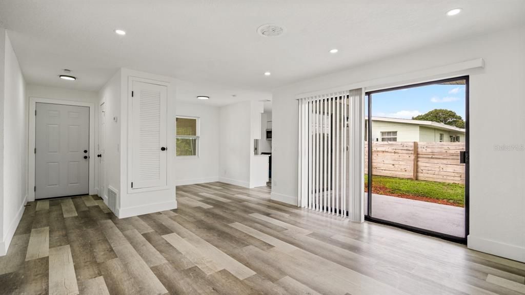 For Sale: $299,000 (3 beds, 2 baths, 1162 Square Feet)