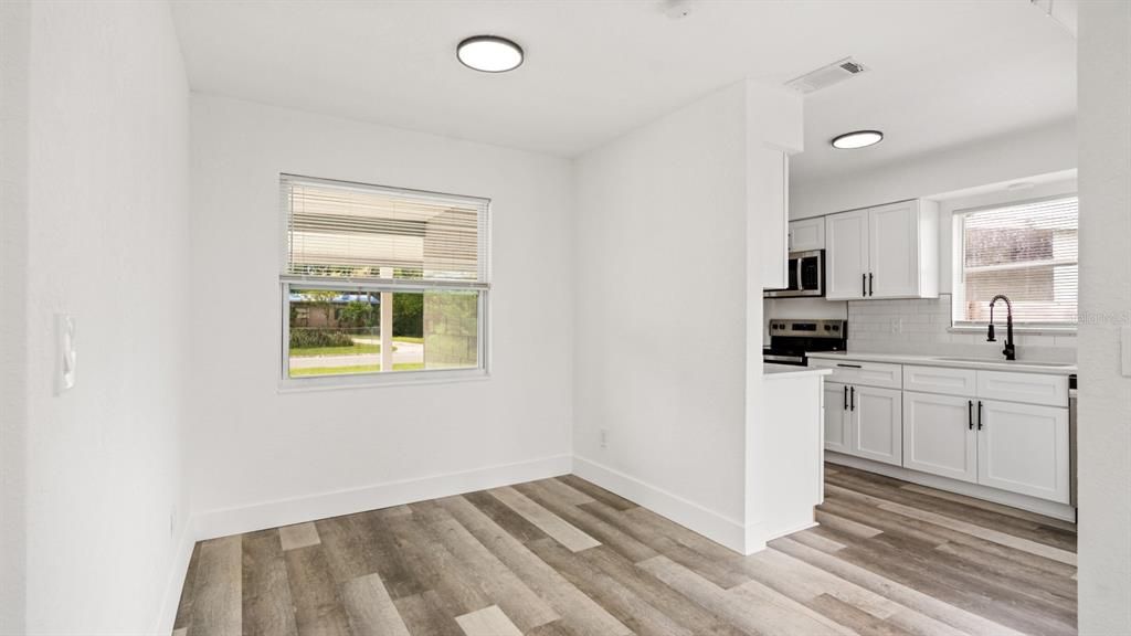 For Sale: $299,000 (3 beds, 2 baths, 1162 Square Feet)