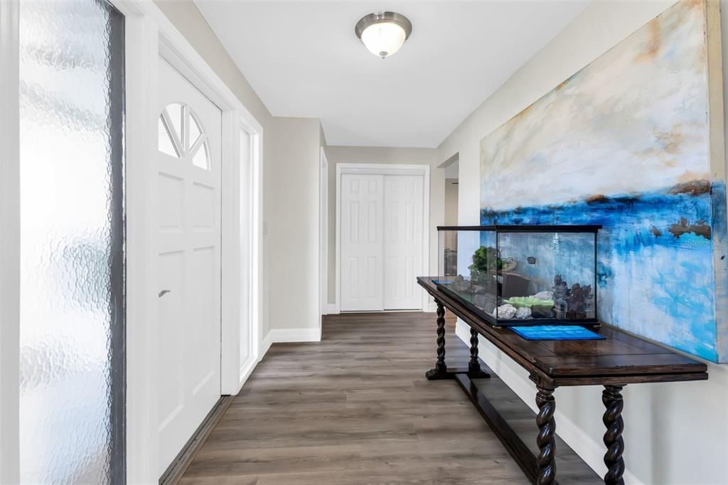 En Venta: $560,000 (4 camas, 2 baños, 2261 Pies cuadrados)