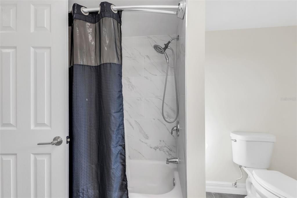 En Venta: $560,000 (4 camas, 2 baños, 2261 Pies cuadrados)