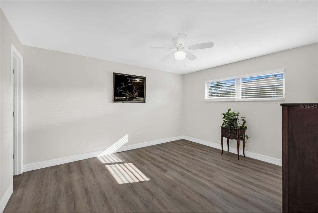 En Venta: $560,000 (4 camas, 2 baños, 2261 Pies cuadrados)