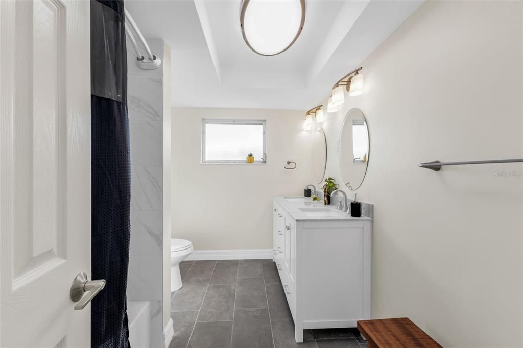 En Venta: $560,000 (4 camas, 2 baños, 2261 Pies cuadrados)