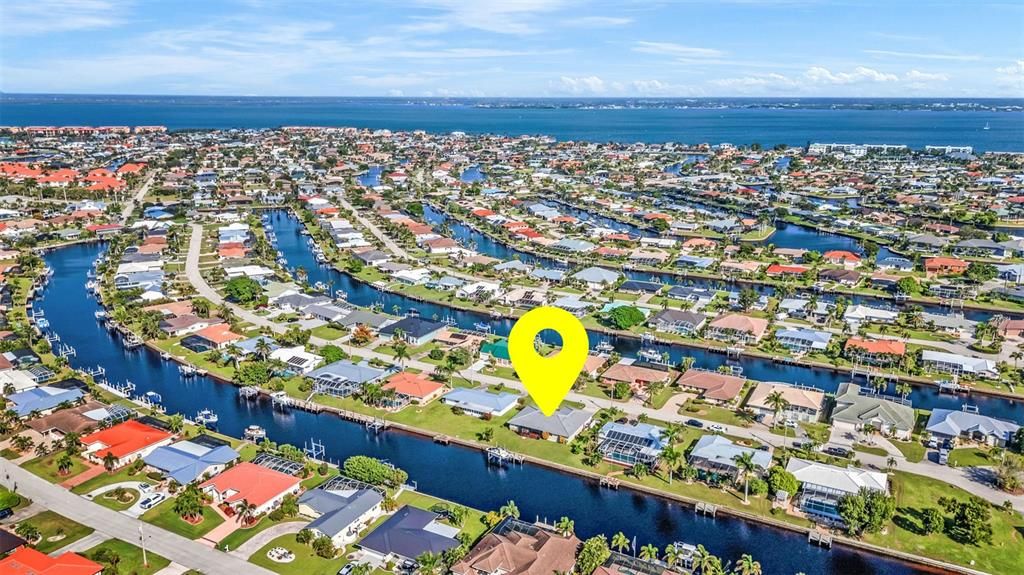 En Venta: $560,000 (4 camas, 2 baños, 2261 Pies cuadrados)