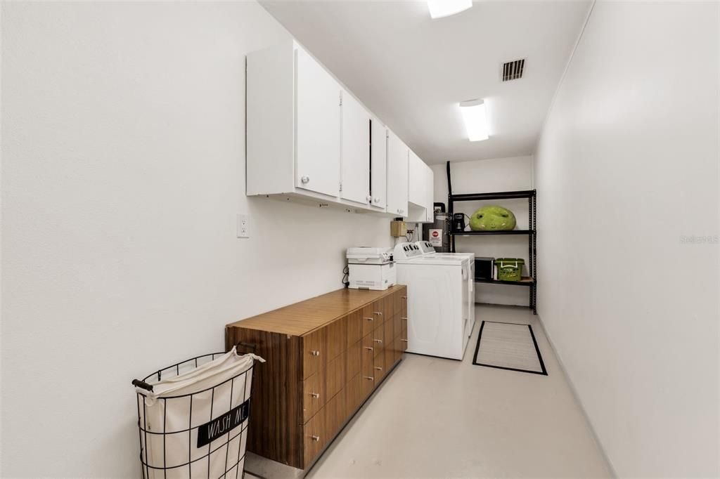 En Venta: $560,000 (4 camas, 2 baños, 2261 Pies cuadrados)