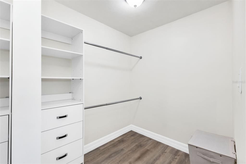 En Venta: $560,000 (4 camas, 2 baños, 2261 Pies cuadrados)