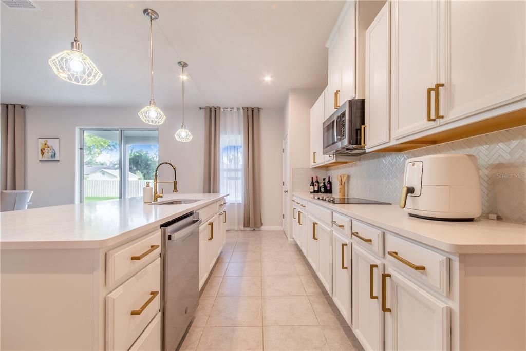 For Sale: $489,000 (4 beds, 3 baths, 2748 Square Feet)