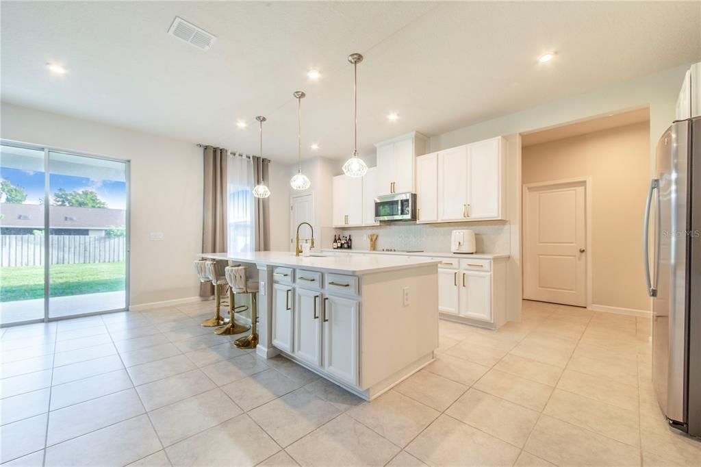 For Sale: $489,000 (4 beds, 3 baths, 2748 Square Feet)