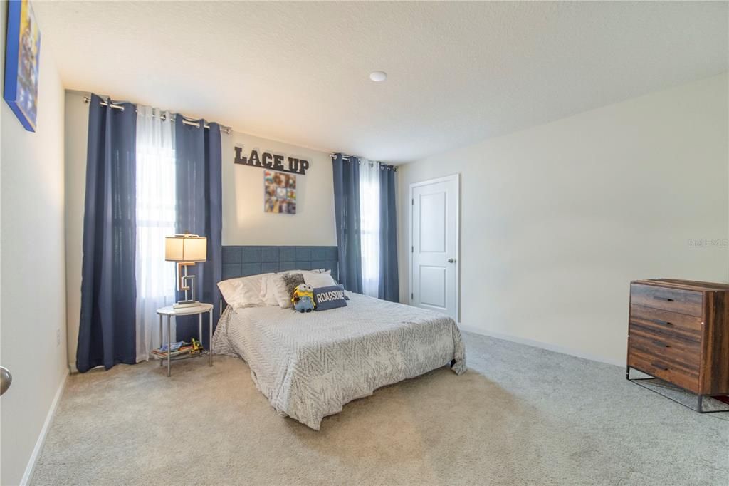 For Sale: $489,000 (4 beds, 3 baths, 2748 Square Feet)