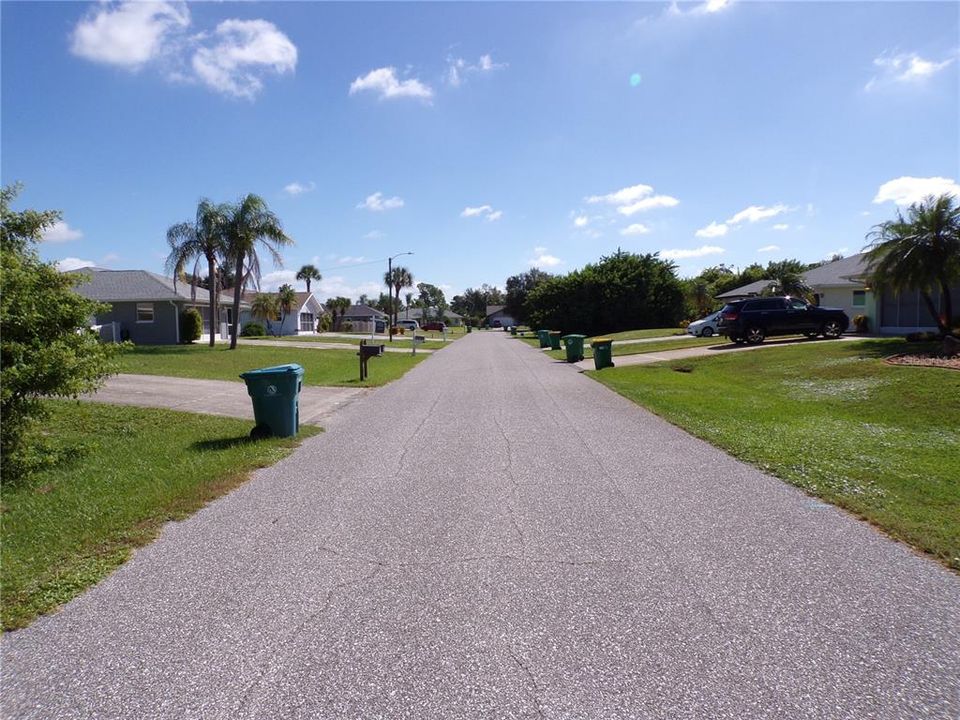 На продажу: $35,000 (0.23 acres)