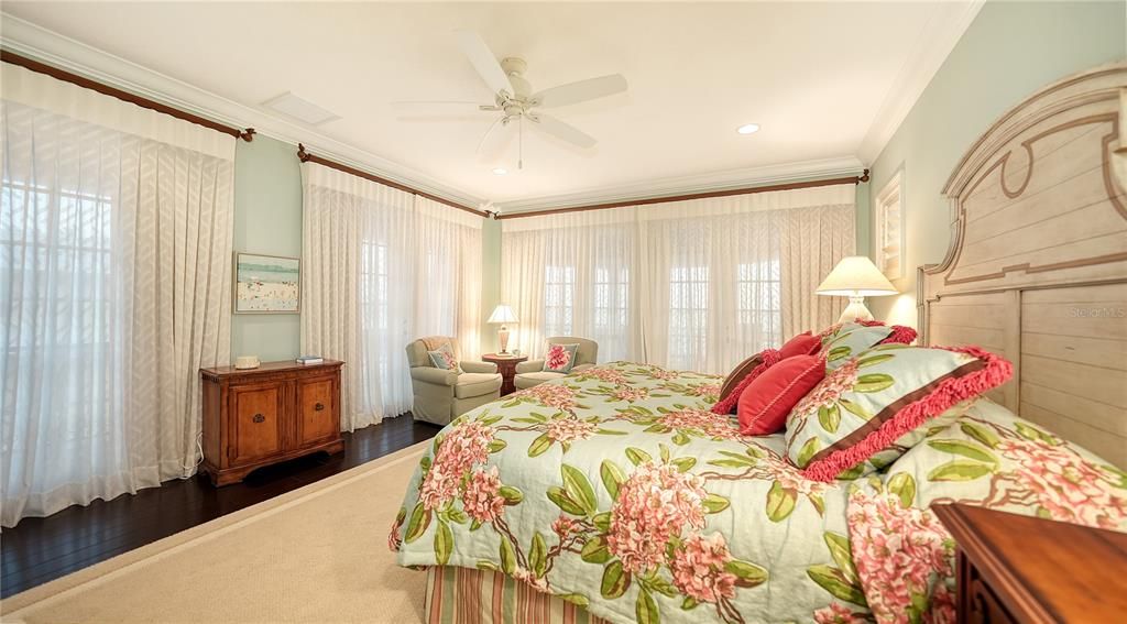 На продажу: $11,995,000 (5 спален, 5 ванн, 6959 Квадратных фут)