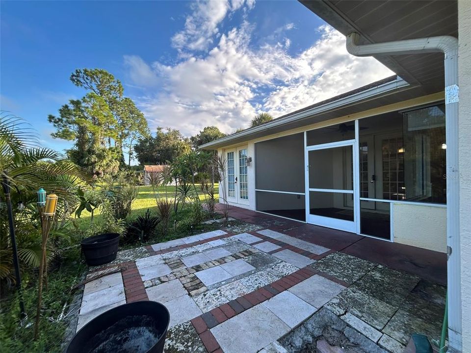 Active With Contract: $2,195 (4 beds, 3 baths, 2457 Square Feet)