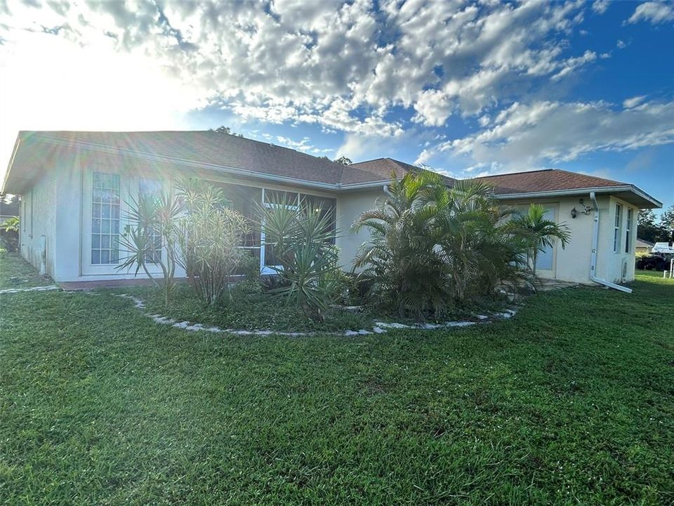 Active With Contract: $2,195 (4 beds, 3 baths, 2457 Square Feet)