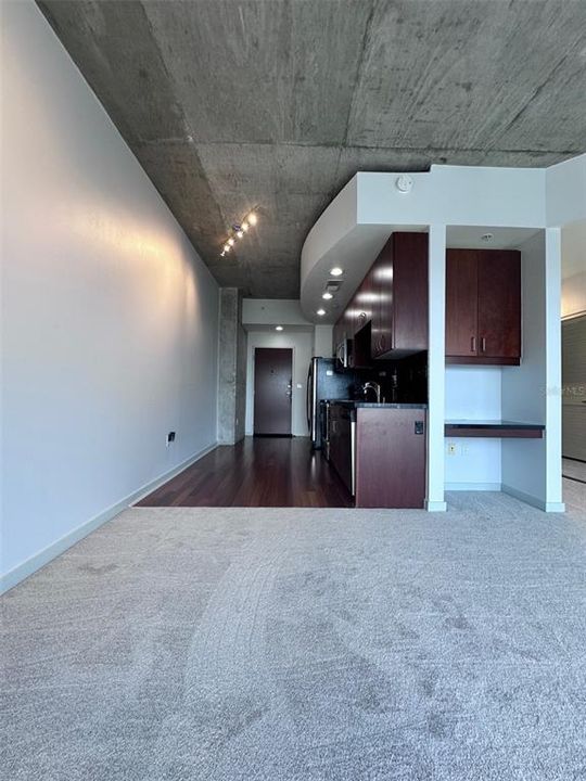 待售: $204,900 (0 贝兹, 1 浴室, 615 平方英尺)