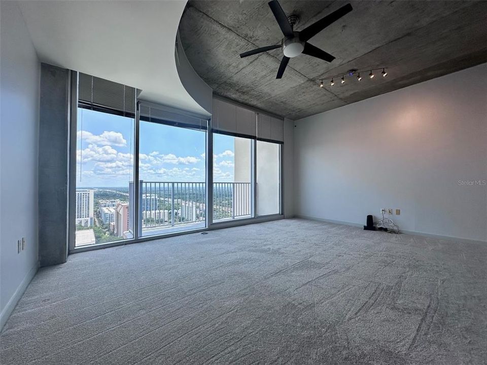 待售: $204,900 (0 贝兹, 1 浴室, 615 平方英尺)