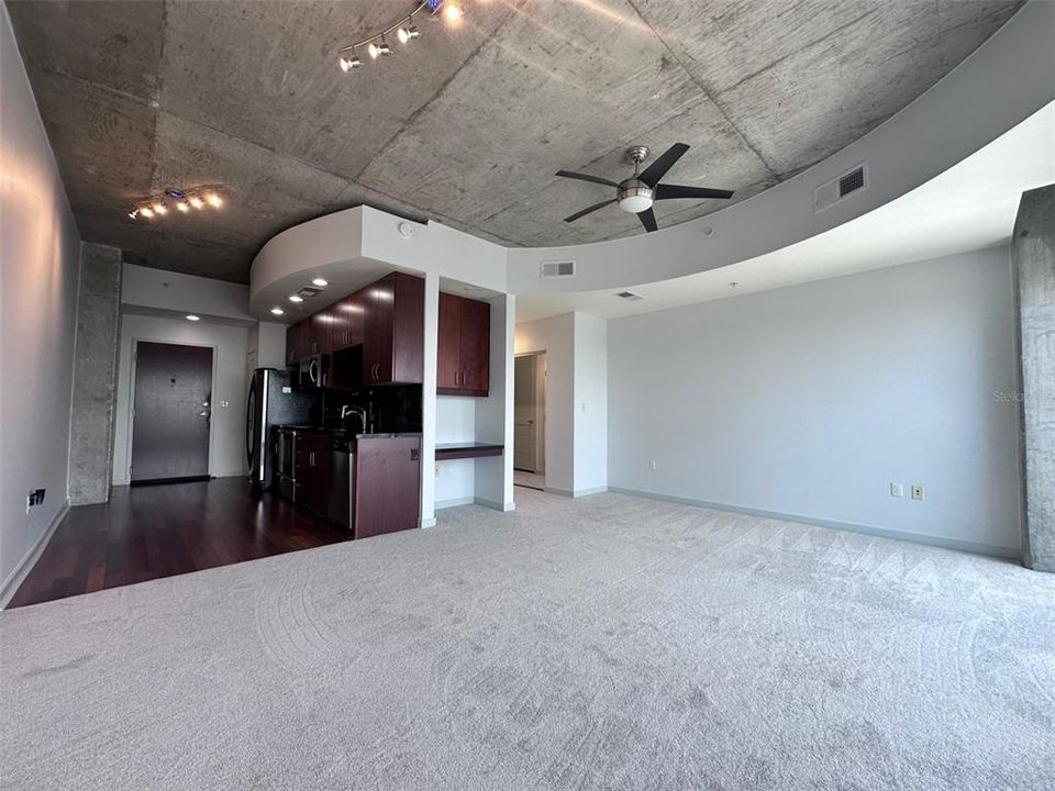 待售: $204,900 (0 贝兹, 1 浴室, 615 平方英尺)