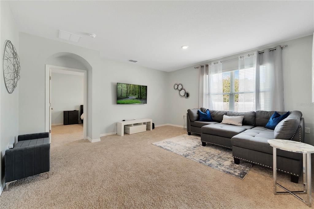 For Rent: $2,000 (4 beds, 2 baths, 1851 Square Feet)