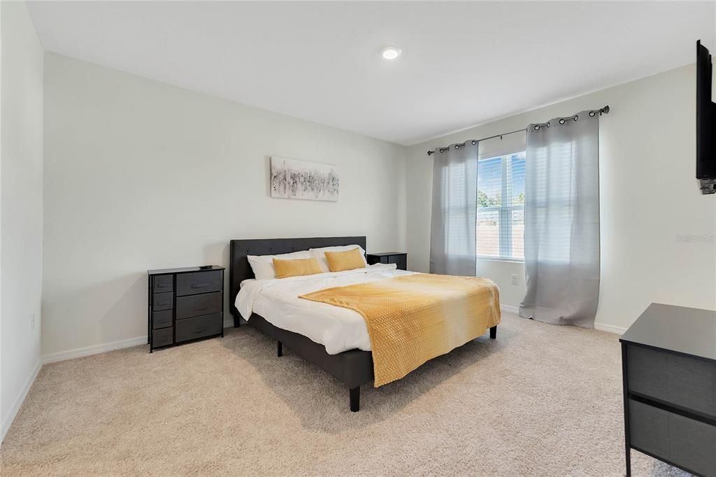 For Rent: $2,000 (4 beds, 2 baths, 1851 Square Feet)