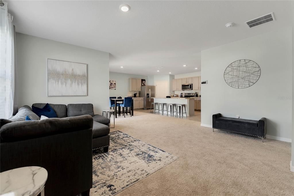 For Rent: $2,000 (4 beds, 2 baths, 1851 Square Feet)