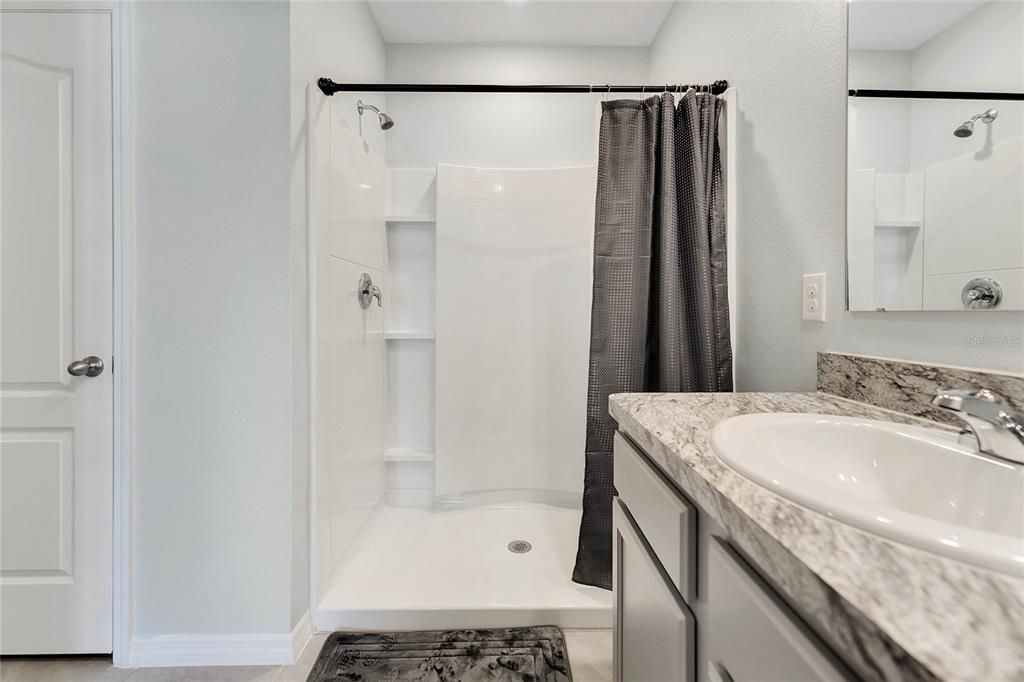 For Rent: $2,000 (4 beds, 2 baths, 1851 Square Feet)