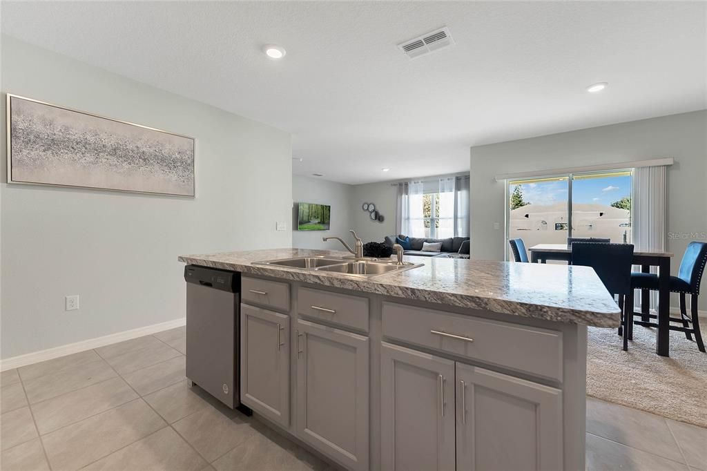 For Rent: $2,000 (4 beds, 2 baths, 1851 Square Feet)