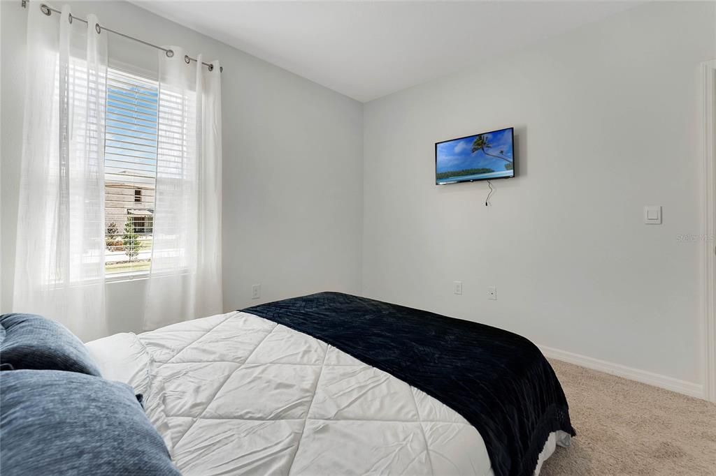 For Rent: $2,000 (4 beds, 2 baths, 1851 Square Feet)