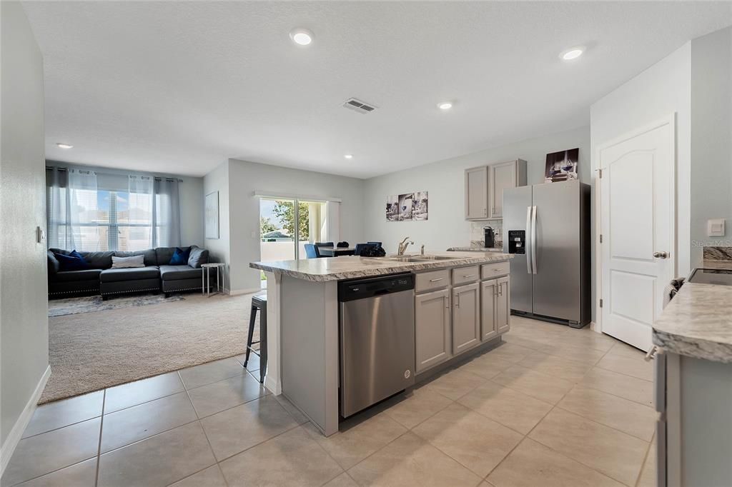 For Rent: $2,000 (4 beds, 2 baths, 1851 Square Feet)